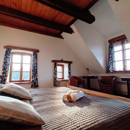 Osada Dzika Kaczka Hotel *